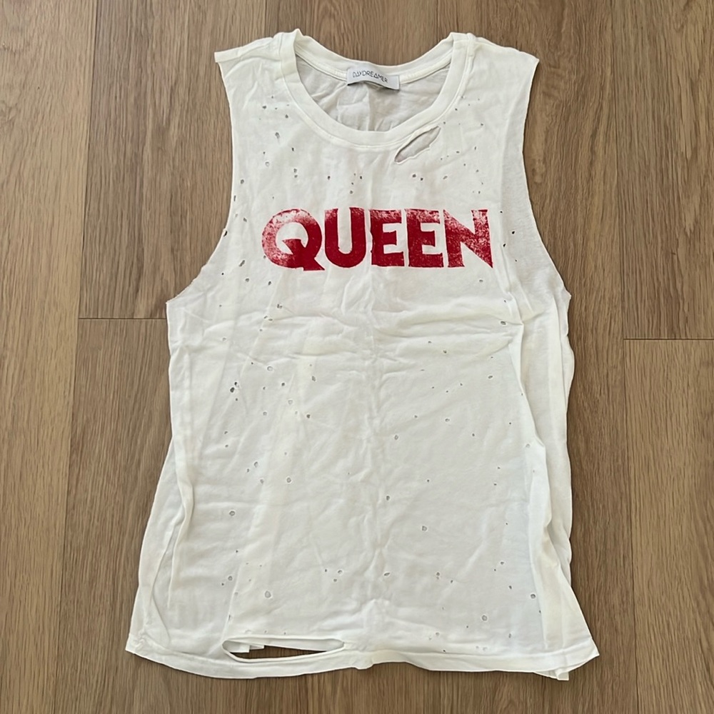 Daydreamer Queen Cut off Tee NWOT